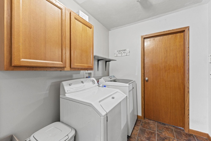 8099 Clearview Dr, ROCKFORD, Illinois 61102, 3 Bedrooms Bedrooms, ,2 BathroomsBathrooms,House,For Sale,Clearview Dr,202506818