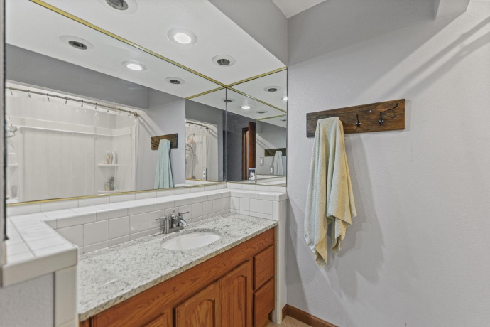 8099 Clearview Dr, ROCKFORD, Illinois 61102, 3 Bedrooms Bedrooms, ,2 BathroomsBathrooms,House,For Sale,Clearview Dr,202506818