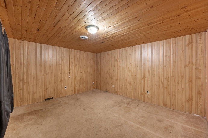 8099 Clearview Dr, ROCKFORD, Illinois 61102, 3 Bedrooms Bedrooms, ,2 BathroomsBathrooms,House,For Sale,Clearview Dr,202506818