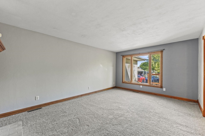 8099 Clearview Dr, ROCKFORD, Illinois 61102, 3 Bedrooms Bedrooms, ,2 BathroomsBathrooms,House,For Sale,Clearview Dr,202506818