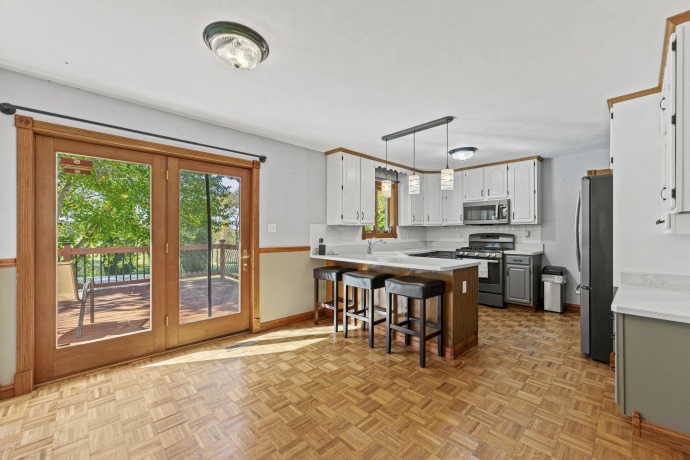 8099 Clearview Dr, ROCKFORD, Illinois 61102, 3 Bedrooms Bedrooms, ,2 BathroomsBathrooms,House,For Sale,Clearview Dr,202506818