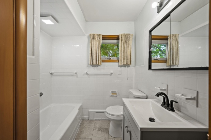 1205 7th, BELVIDERE, Illinois 61008, 3 Bedrooms Bedrooms, ,2 BathroomsBathrooms,House,For Sale,7th,202506496