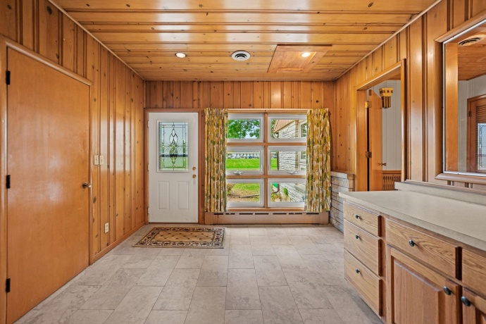 1205 7th, BELVIDERE, Illinois 61008, 3 Bedrooms Bedrooms, ,2 BathroomsBathrooms,House,For Sale,7th,202506496