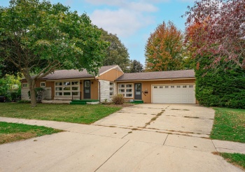 1205 7th, BELVIDERE, Illinois 61008, 3 Bedrooms Bedrooms, ,2 BathroomsBathrooms,House,For Sale,7th,202506496