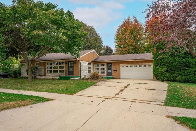 1205 7th, BELVIDERE, Illinois 61008, 3 Bedrooms Bedrooms, ,2 BathroomsBathrooms,House,For Sale,7th,202506496