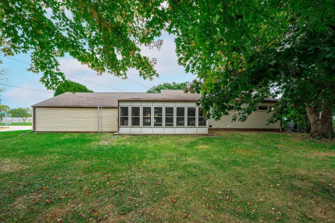 1205 7th, BELVIDERE, Illinois 61008, 3 Bedrooms Bedrooms, ,2 BathroomsBathrooms,House,For Sale,7th,202506496