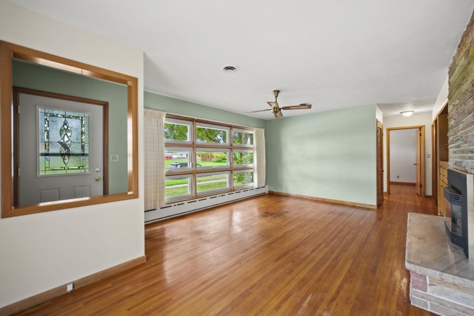 1205 7th, BELVIDERE, Illinois 61008, 3 Bedrooms Bedrooms, ,2 BathroomsBathrooms,House,For Sale,7th,202506496