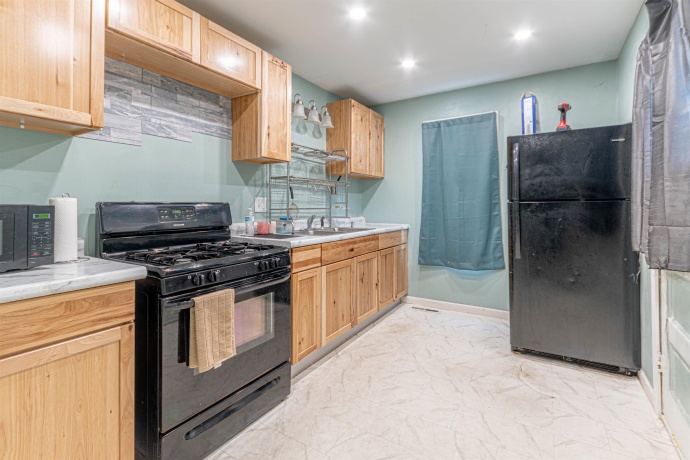 509 6th, ROCKFORD, Illinois 61107, 4 Bedrooms Bedrooms, ,1 BathroomBathrooms,House,For Sale,6th,202506820