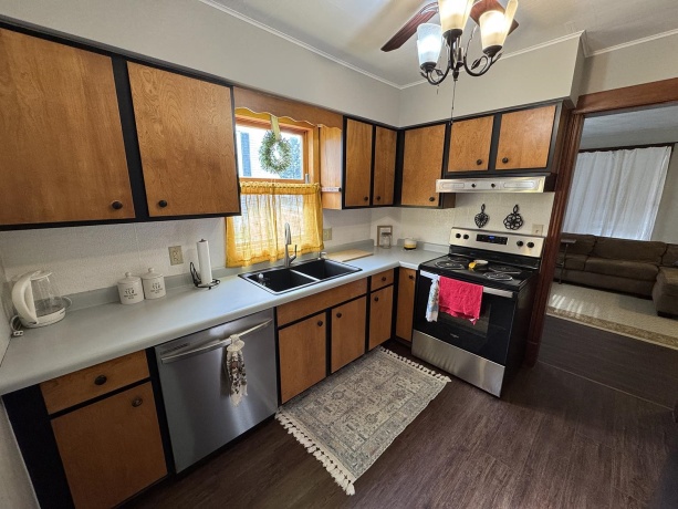 410 Carroll, MOUNT CARROLL, Illinois 61053, 3 Bedrooms Bedrooms, ,1 BathroomBathrooms,House,For Sale,Carroll,202506821