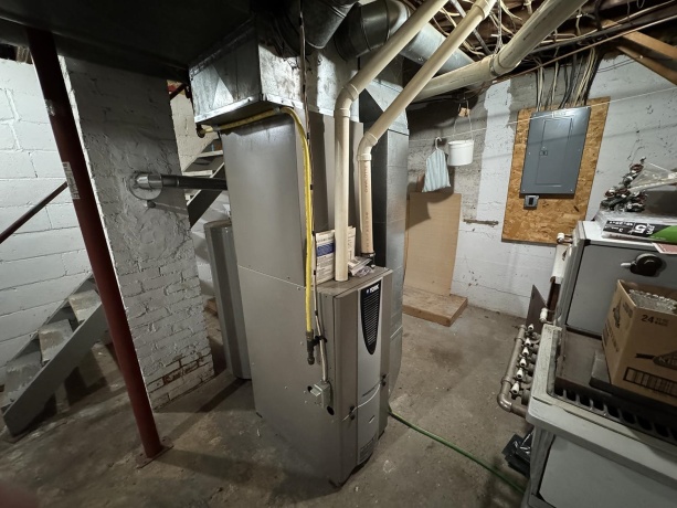 410 Carroll, MOUNT CARROLL, Illinois 61053, 3 Bedrooms Bedrooms, ,1 BathroomBathrooms,House,For Sale,Carroll,202506821