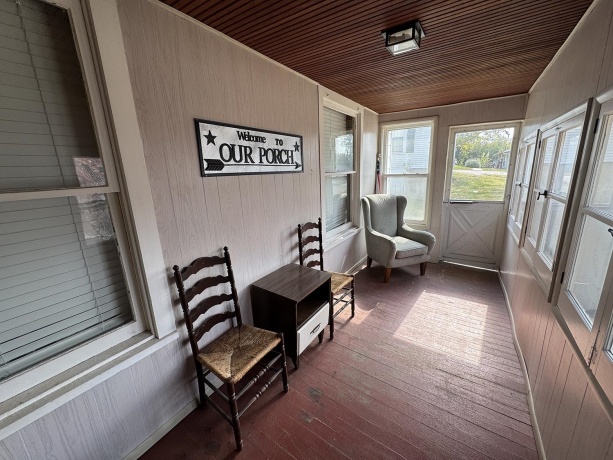 410 Carroll, MOUNT CARROLL, Illinois 61053, 3 Bedrooms Bedrooms, ,1 BathroomBathrooms,House,For Sale,Carroll,202506821