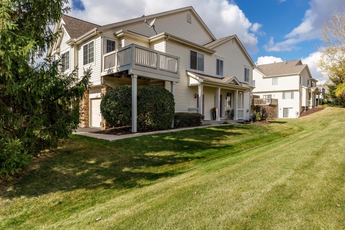 6538 COMMONWEALTH, LOVES PARK, Illinois 61111, 2 Bedrooms Bedrooms, ,1 BathroomBathrooms,Condominium,For Sale,COMMONWEALTH,202506822