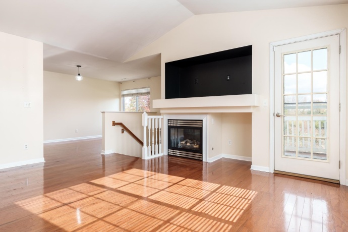 6538 COMMONWEALTH, LOVES PARK, Illinois 61111, 2 Bedrooms Bedrooms, ,1 BathroomBathrooms,Condominium,For Sale,COMMONWEALTH,202506822