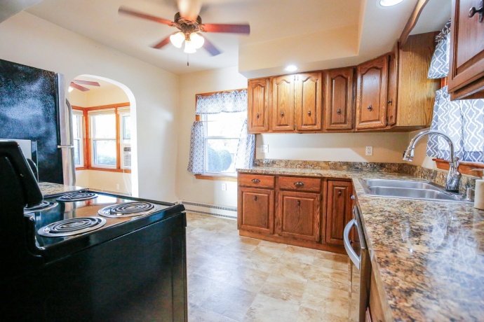 124 Brown, FRANKLIN GROVE, Illinois 61031, 3 Bedrooms Bedrooms, ,1 BathroomBathrooms,House,For Sale,Brown,202506825