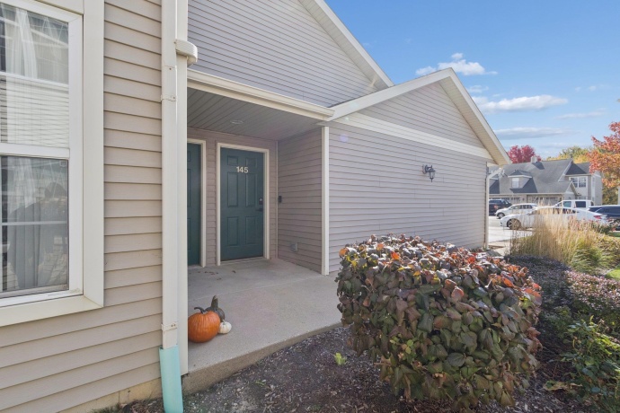 145 Penny, SYCAMORE, Illinois 60178, 2 Bedrooms Bedrooms, ,2 BathroomsBathrooms,Condominium,For Sale,Penny,202506824