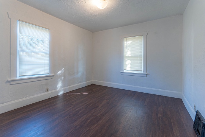 210 Stewart, ROCKFORD, Illinois 61108, 2 Bedrooms Bedrooms, ,1 BathroomBathrooms,House,For Sale,Stewart,202506827