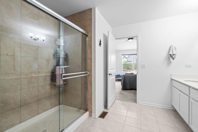 725 CLOVERLEAF, MARENGO, Illinois 60152, 3 Bedrooms Bedrooms, ,2 BathroomsBathrooms,House,For Sale,CLOVERLEAF,202506828