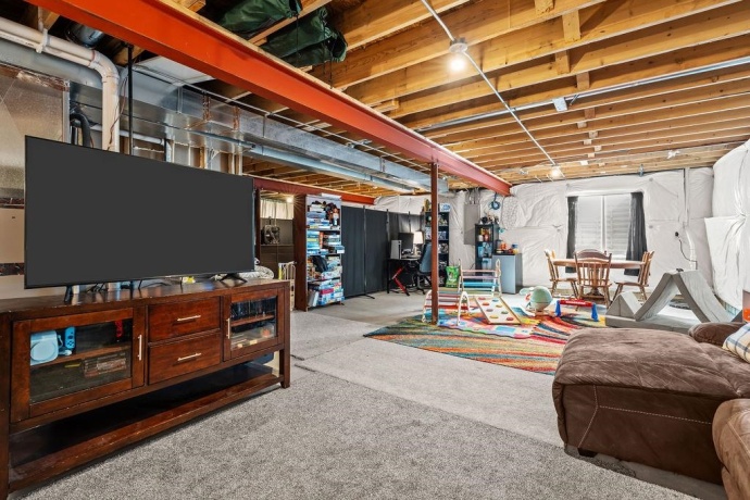 725 CLOVERLEAF, MARENGO, Illinois 60152, 3 Bedrooms Bedrooms, ,2 BathroomsBathrooms,House,For Sale,CLOVERLEAF,202506828