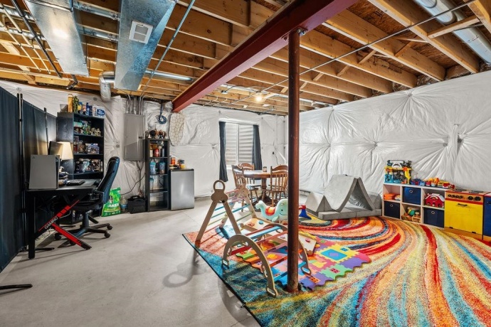 725 CLOVERLEAF, MARENGO, Illinois 60152, 3 Bedrooms Bedrooms, ,2 BathroomsBathrooms,House,For Sale,CLOVERLEAF,202506828