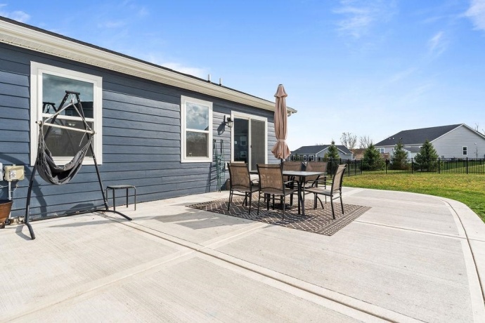 725 CLOVERLEAF, MARENGO, Illinois 60152, 3 Bedrooms Bedrooms, ,2 BathroomsBathrooms,House,For Sale,CLOVERLEAF,202506828