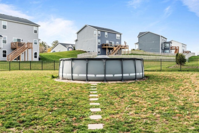 725 CLOVERLEAF, MARENGO, Illinois 60152, 3 Bedrooms Bedrooms, ,2 BathroomsBathrooms,House,For Sale,CLOVERLEAF,202506828