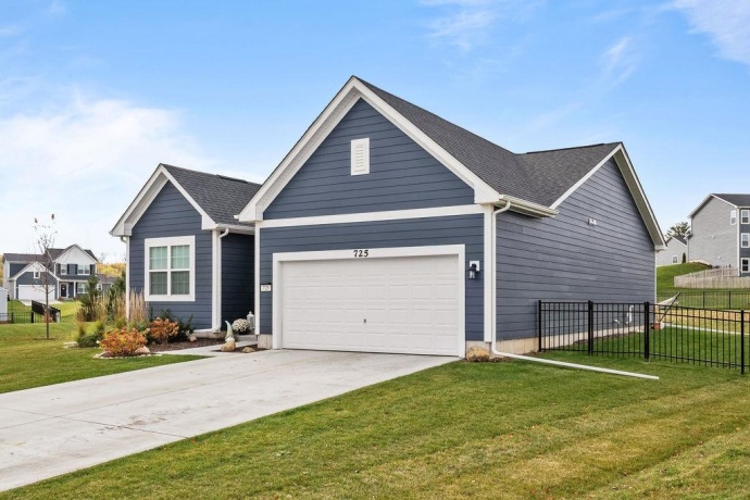 725 CLOVERLEAF, MARENGO, Illinois 60152, 3 Bedrooms Bedrooms, ,2 BathroomsBathrooms,House,For Sale,CLOVERLEAF,202506828