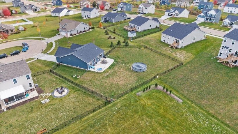 725 CLOVERLEAF, MARENGO, Illinois 60152, 3 Bedrooms Bedrooms, ,2 BathroomsBathrooms,House,For Sale,CLOVERLEAF,202506828