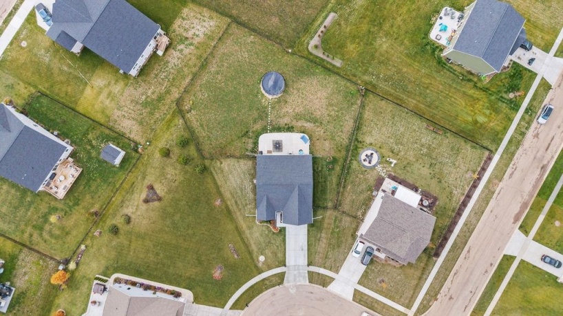 725 CLOVERLEAF, MARENGO, Illinois 60152, 3 Bedrooms Bedrooms, ,2 BathroomsBathrooms,House,For Sale,CLOVERLEAF,202506828