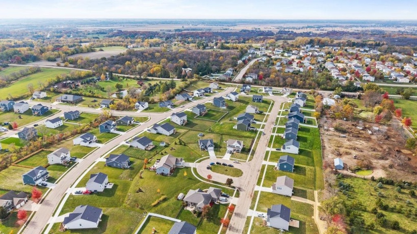 725 CLOVERLEAF, MARENGO, Illinois 60152, 3 Bedrooms Bedrooms, ,2 BathroomsBathrooms,House,For Sale,CLOVERLEAF,202506828