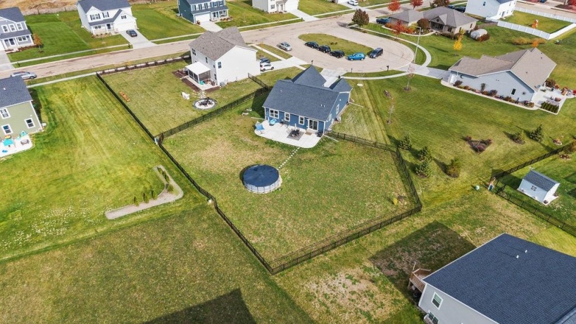 725 CLOVERLEAF, MARENGO, Illinois 60152, 3 Bedrooms Bedrooms, ,2 BathroomsBathrooms,House,For Sale,CLOVERLEAF,202506828