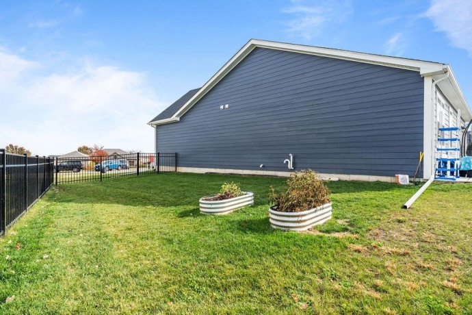 725 CLOVERLEAF, MARENGO, Illinois 60152, 3 Bedrooms Bedrooms, ,2 BathroomsBathrooms,House,For Sale,CLOVERLEAF,202506828