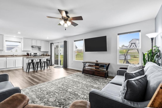 725 CLOVERLEAF, MARENGO, Illinois 60152, 3 Bedrooms Bedrooms, ,2 BathroomsBathrooms,House,For Sale,CLOVERLEAF,202506828