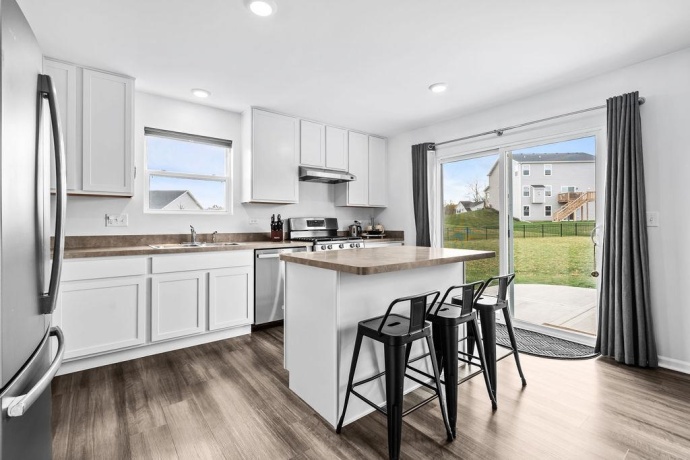 725 CLOVERLEAF, MARENGO, Illinois 60152, 3 Bedrooms Bedrooms, ,2 BathroomsBathrooms,House,For Sale,CLOVERLEAF,202506828