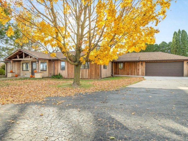 5070 Pecatonica, PECATONICA, Illinois 61063, 4 Bedrooms Bedrooms, ,3 BathroomsBathrooms,House,For Sale,Pecatonica,202506831