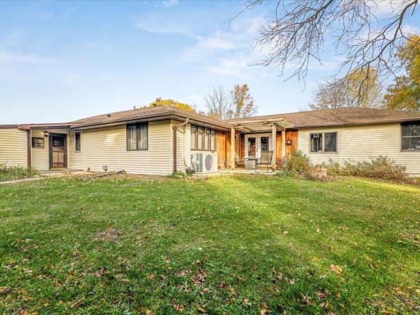 5070 Pecatonica, PECATONICA, Illinois 61063, 4 Bedrooms Bedrooms, ,3 BathroomsBathrooms,House,For Sale,Pecatonica,202506831