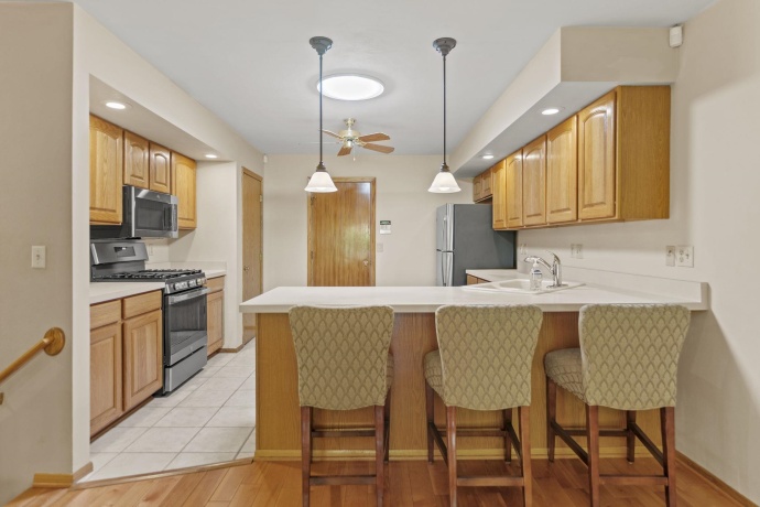 7220 WEATHERED OAK, ROCKFORD, Illinois 61107, 2 Bedrooms Bedrooms, ,2 BathroomsBathrooms,Condominium,For Sale,WEATHERED OAK,202506833