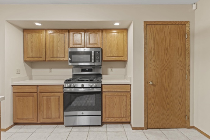 7220 WEATHERED OAK, ROCKFORD, Illinois 61107, 2 Bedrooms Bedrooms, ,2 BathroomsBathrooms,Condominium,For Sale,WEATHERED OAK,202506833