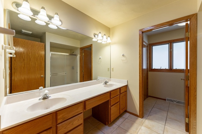 7220 WEATHERED OAK, ROCKFORD, Illinois 61107, 2 Bedrooms Bedrooms, ,2 BathroomsBathrooms,Condominium,For Sale,WEATHERED OAK,202506833