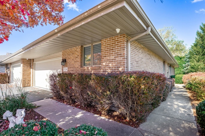 7220 WEATHERED OAK, ROCKFORD, Illinois 61107, 2 Bedrooms Bedrooms, ,2 BathroomsBathrooms,Condominium,For Sale,WEATHERED OAK,202506833