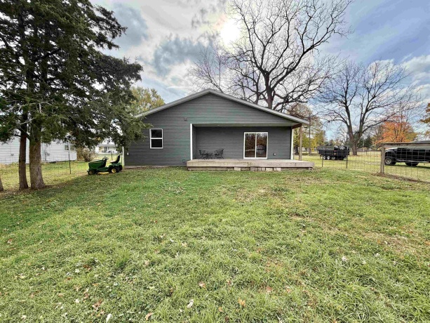 423 4th, BYRON, Illinois 61010, 3 Bedrooms Bedrooms, ,2 BathroomsBathrooms,House,For Sale,4th,202506842