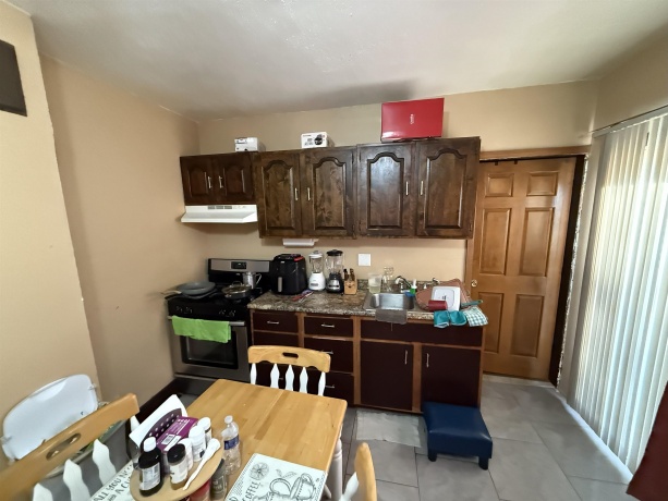 408 Gardiner, ROCKFORD, Illinois 61104, ,2 Units,For Sale,Gardiner,202506844