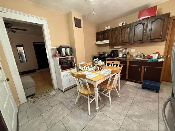 408 Gardiner, ROCKFORD, Illinois 61104, ,2 Units,For Sale,Gardiner,202506844