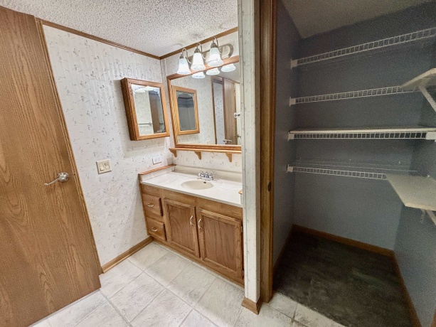 214 Wood, BELVIDERE, Illinois 61008, 3 Bedrooms Bedrooms, ,2 BathroomsBathrooms,House,For Sale,Wood,202506845