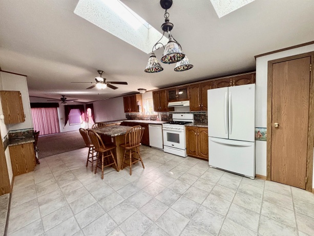 214 Wood, BELVIDERE, Illinois 61008, 3 Bedrooms Bedrooms, ,2 BathroomsBathrooms,House,For Sale,Wood,202506845