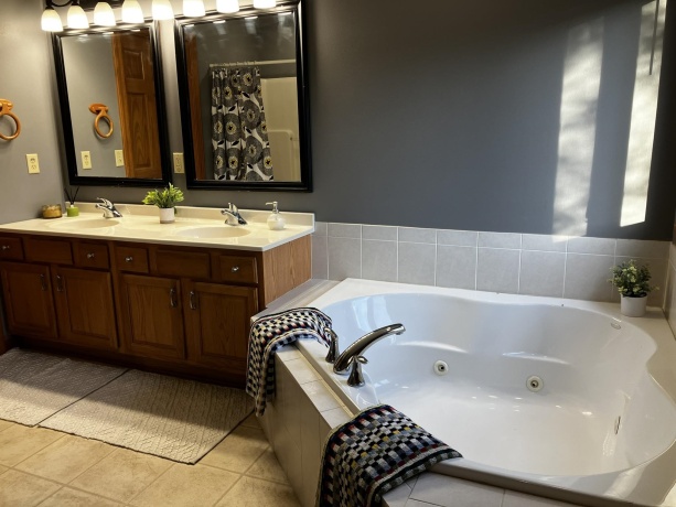 4503 WOODCLIFF, ROSCOE, Illinois 61073, 4 Bedrooms Bedrooms, ,3 BathroomsBathrooms,House,For Sale,WOODCLIFF,202506846