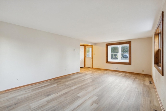 303 Ferry, ROCKTON, Illinois 61072, 3 Bedrooms Bedrooms, ,2 BathroomsBathrooms,House,For Sale,Ferry,202506847