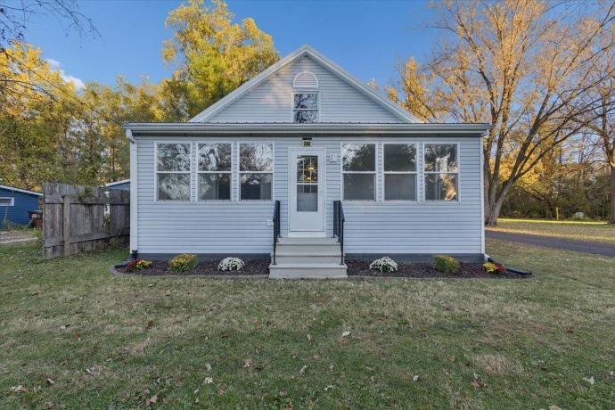 303 Ferry, ROCKTON, Illinois 61072, 3 Bedrooms Bedrooms, ,2 BathroomsBathrooms,House,For Sale,Ferry,202506847