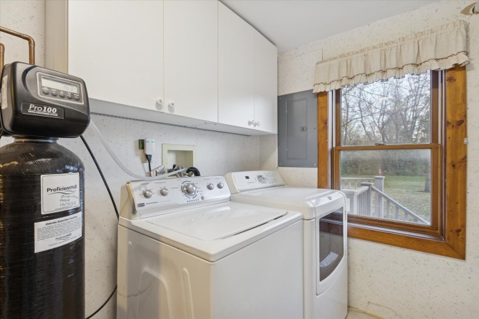 303 Ferry, ROCKTON, Illinois 61072, 3 Bedrooms Bedrooms, ,2 BathroomsBathrooms,House,For Sale,Ferry,202506847