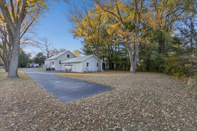 303 Ferry, ROCKTON, Illinois 61072, 3 Bedrooms Bedrooms, ,2 BathroomsBathrooms,House,For Sale,Ferry,202506847