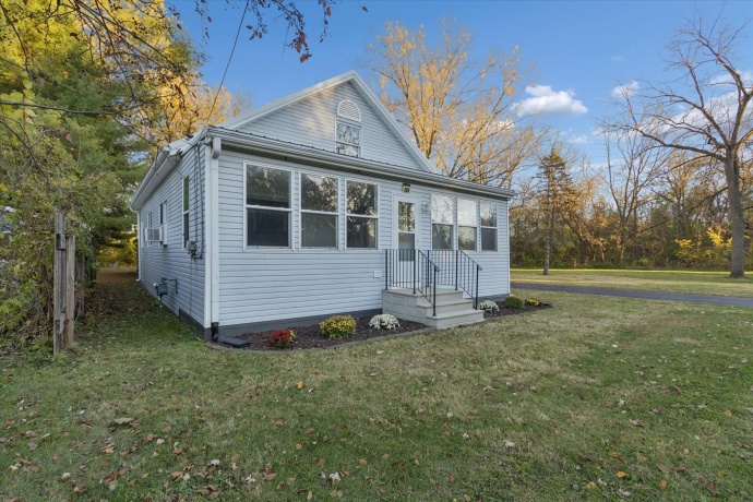 303 Ferry, ROCKTON, Illinois 61072, 3 Bedrooms Bedrooms, ,2 BathroomsBathrooms,House,For Sale,Ferry,202506847